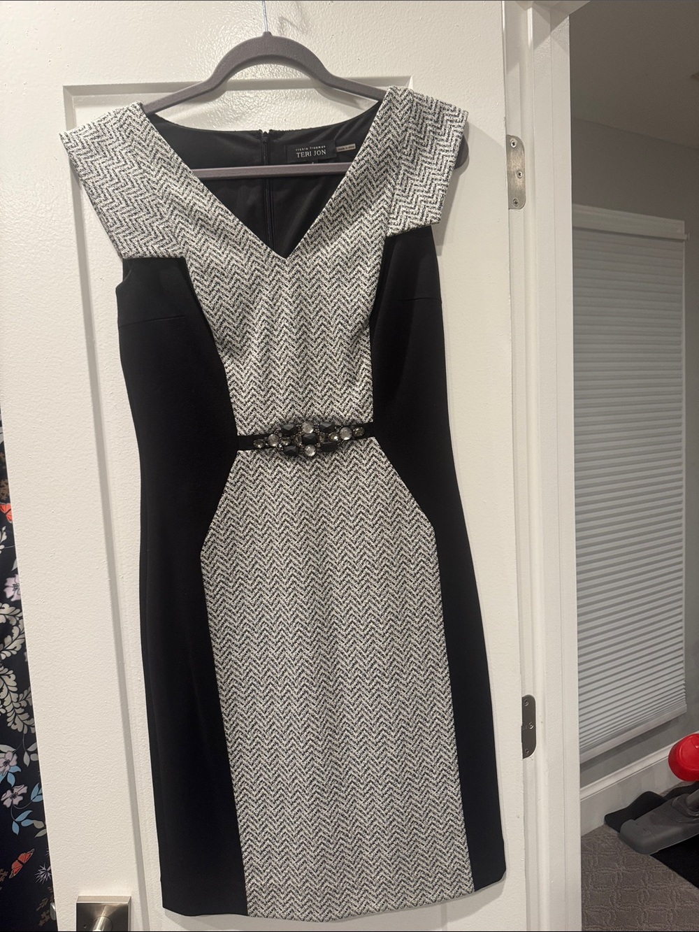 Ricki Freeman Teri Jon Black and White Chevron Contrast Sheath Dress